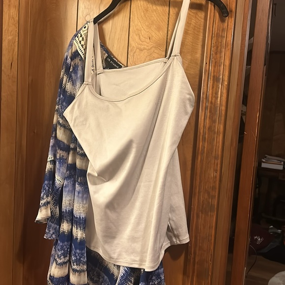 Layered flowy blouse - Picture 2 of 6